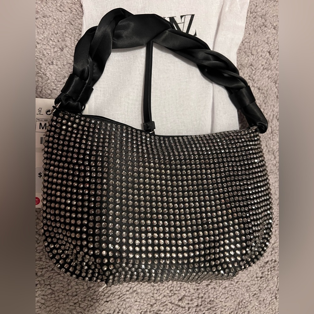 SPARKLY SHOULDER BAG
BLACK -